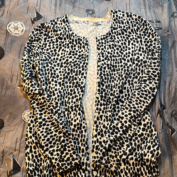 Old Navy Sweaters - GUC OLD NAVY DALMATIAN PRINT LONG SLEEVE CARDIGAN SZ L
